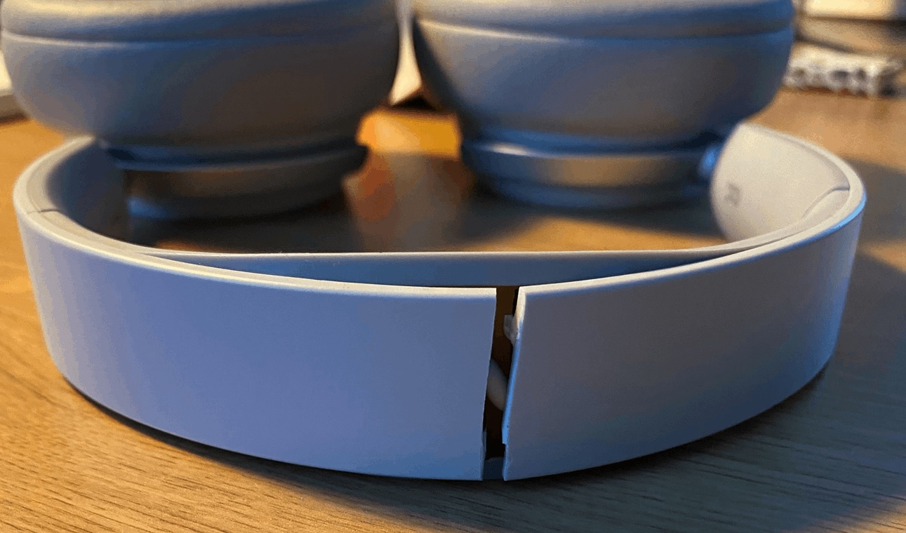 breaking:-surface-headphones-haben-einen-konstruktionsfehler