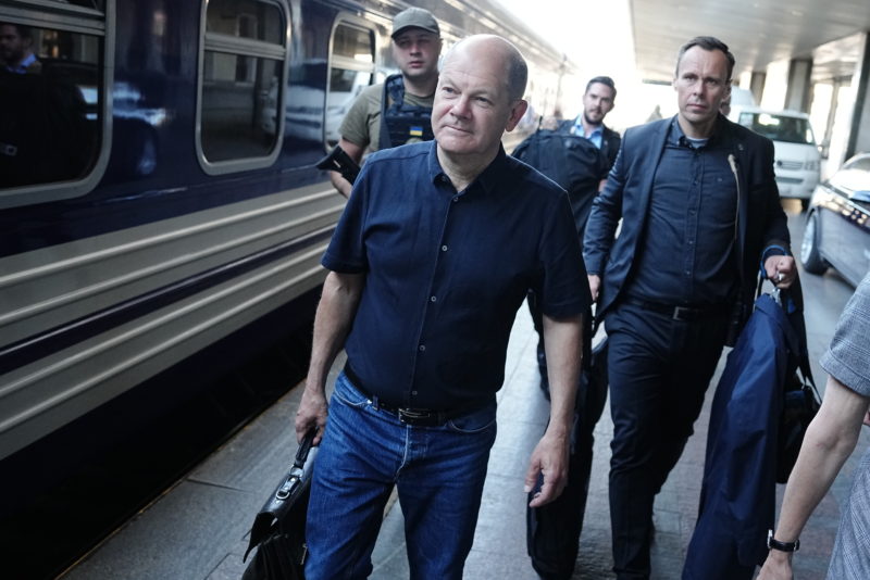 Wieso reist Bundeskanzler Olaf Scholz mit dem Zug nach Kiew?