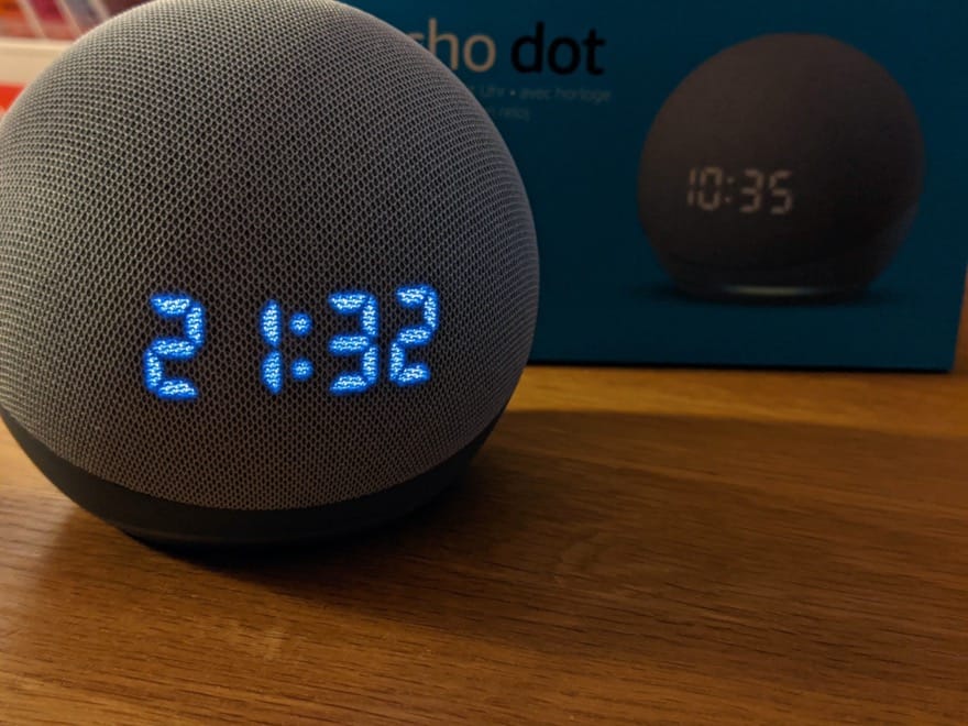 amazon-echo-dot-mit-uhr:-produktion-eingestellt