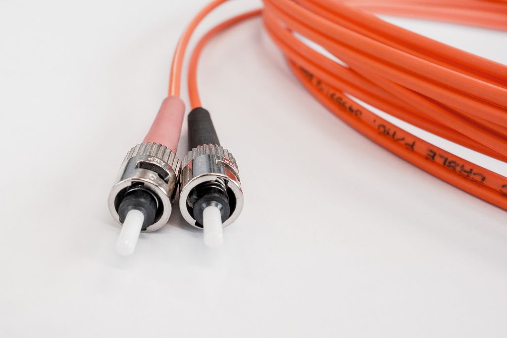 Umfrage September 2024: DSL, Glasfaser, Kabel – worauf basiert dein Internetanschluss?