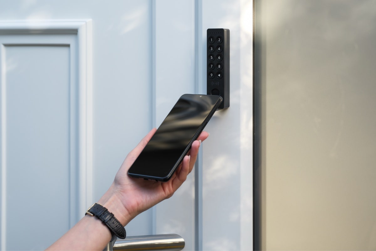 nuki-keypad-2-nfc-vorgestellt:-entsperren-per-pin,-fingerabdruck-und-aliro-unterstutzung-fur-tap-to-open