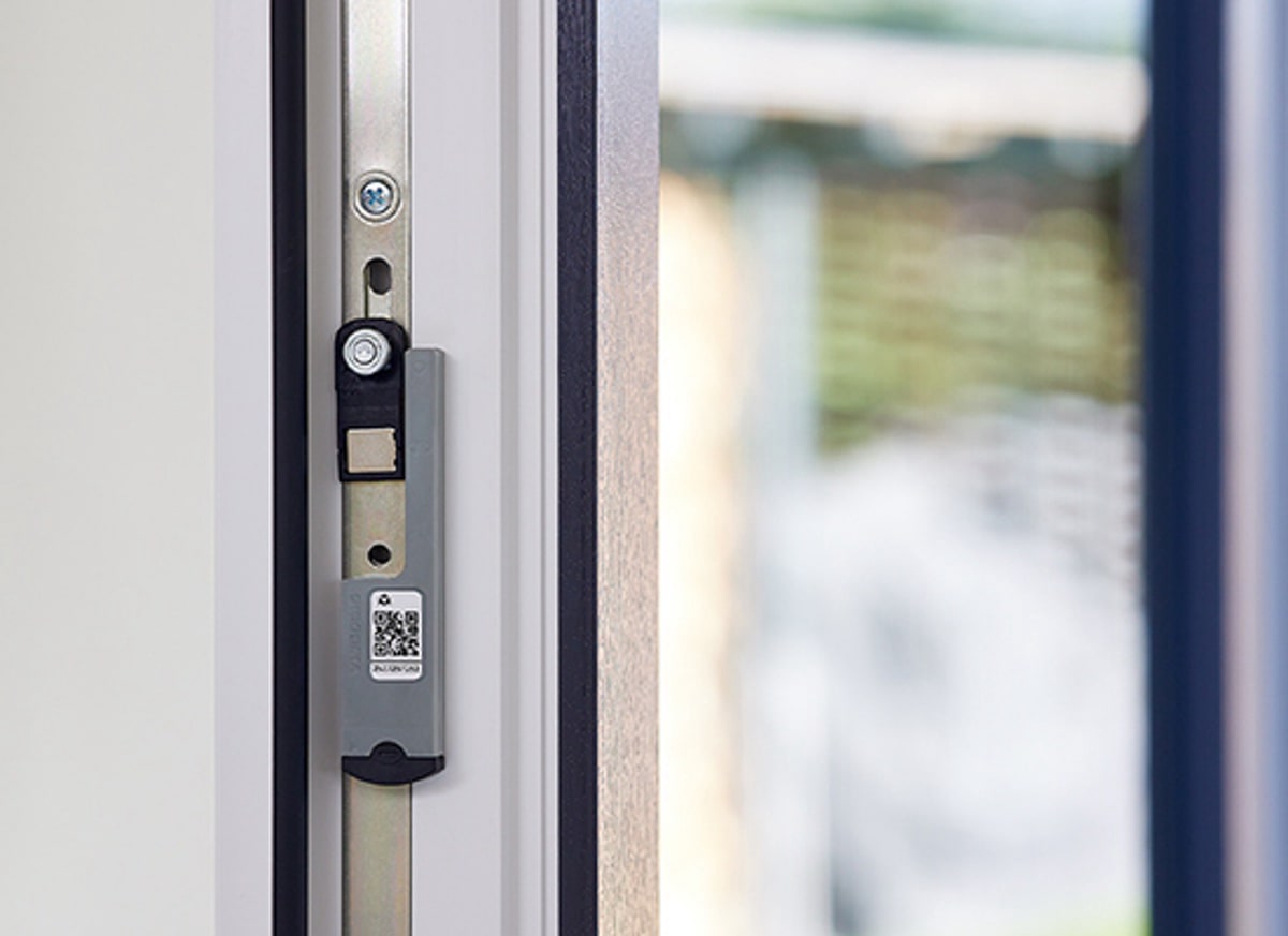 siegenia:-smarter-sensor-fur-das-fenster-kann-bestellt-werden