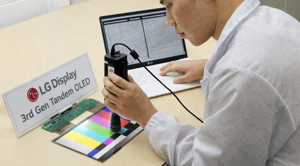 lg-display-zaubert-tandem-oled-der-3.-generation-aus-dem-hut