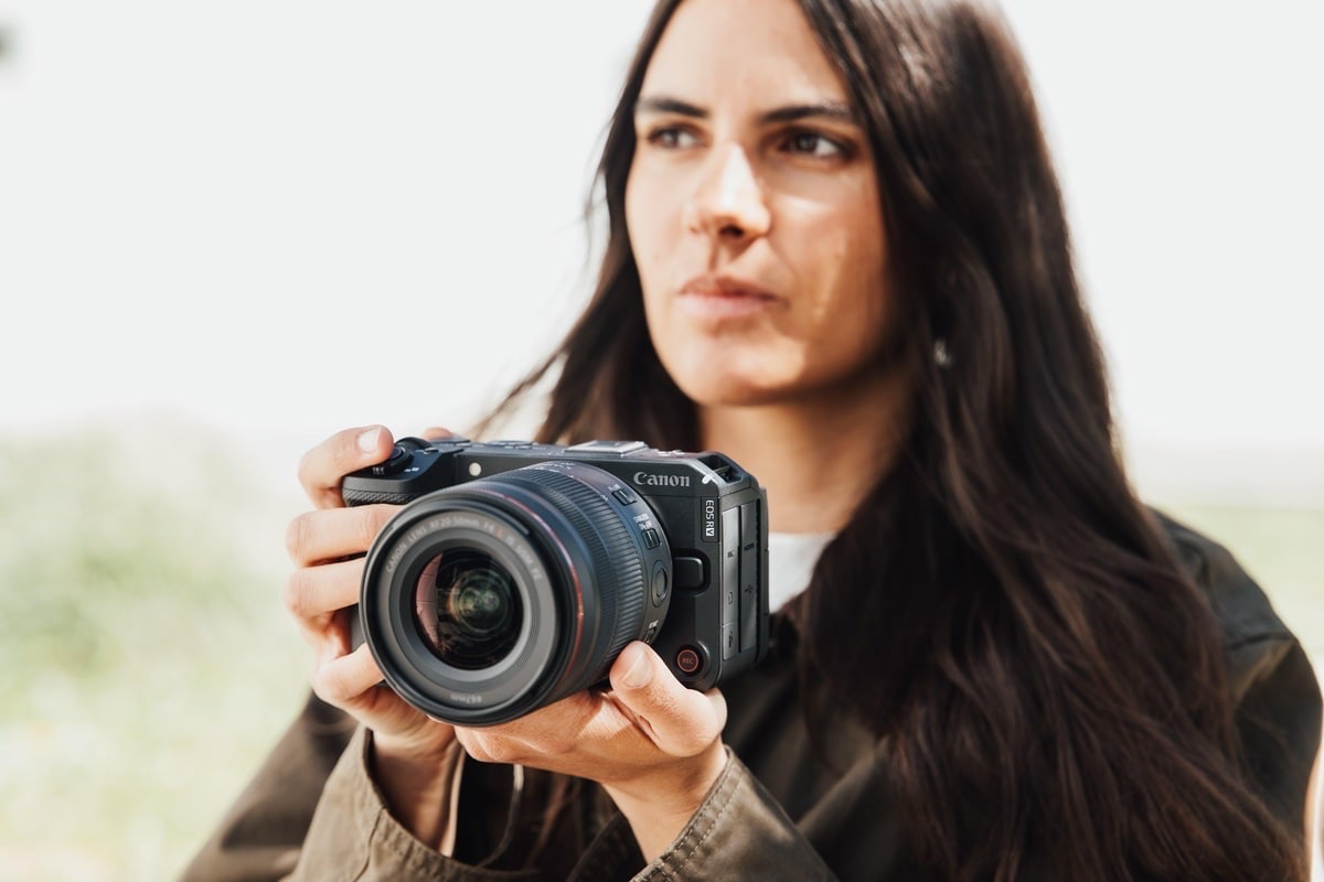 canon-eos-r6v:-neue-vollformatkamera-mit-fokus-auf-videoaufnahmen-vorgestellt