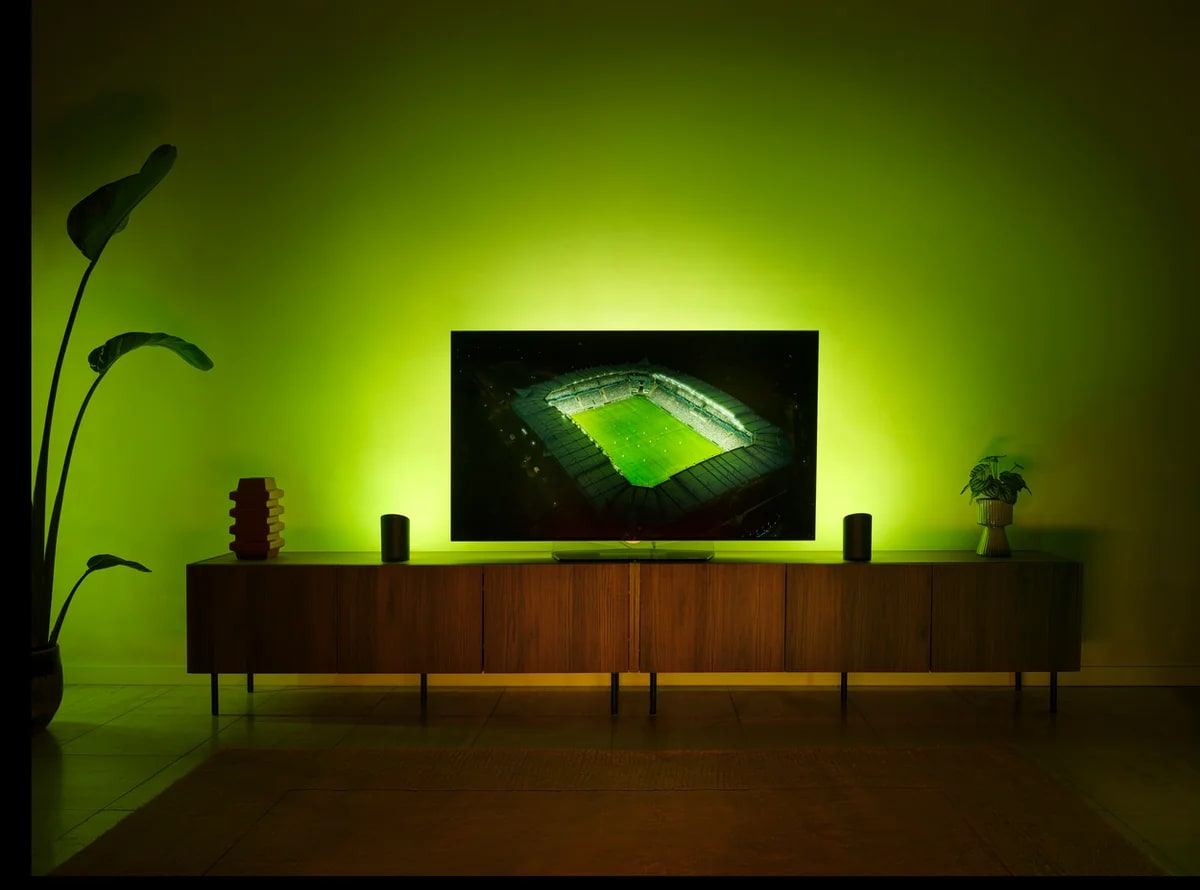 lichtspektakel-zum-anpfiff:-philips-hue-und-wiz-bringen-sports-live