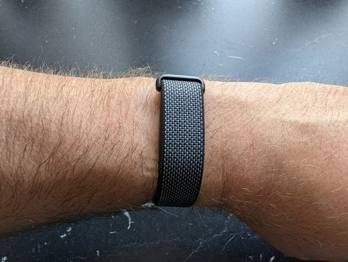 fitbit-air-im-test:-unsichtbares-24/7-tracking-ohne-display